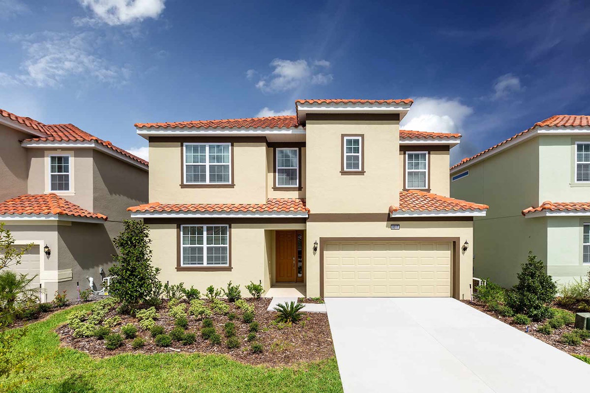 exterior view of a 10 bedroom estate