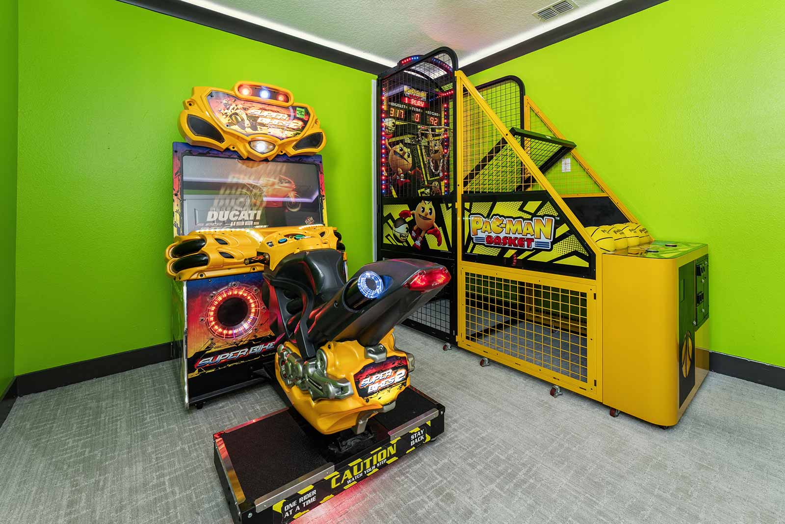 arcade racing game and basketball