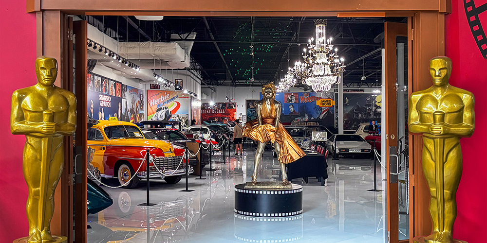 marilyn monroe statue in auto museum