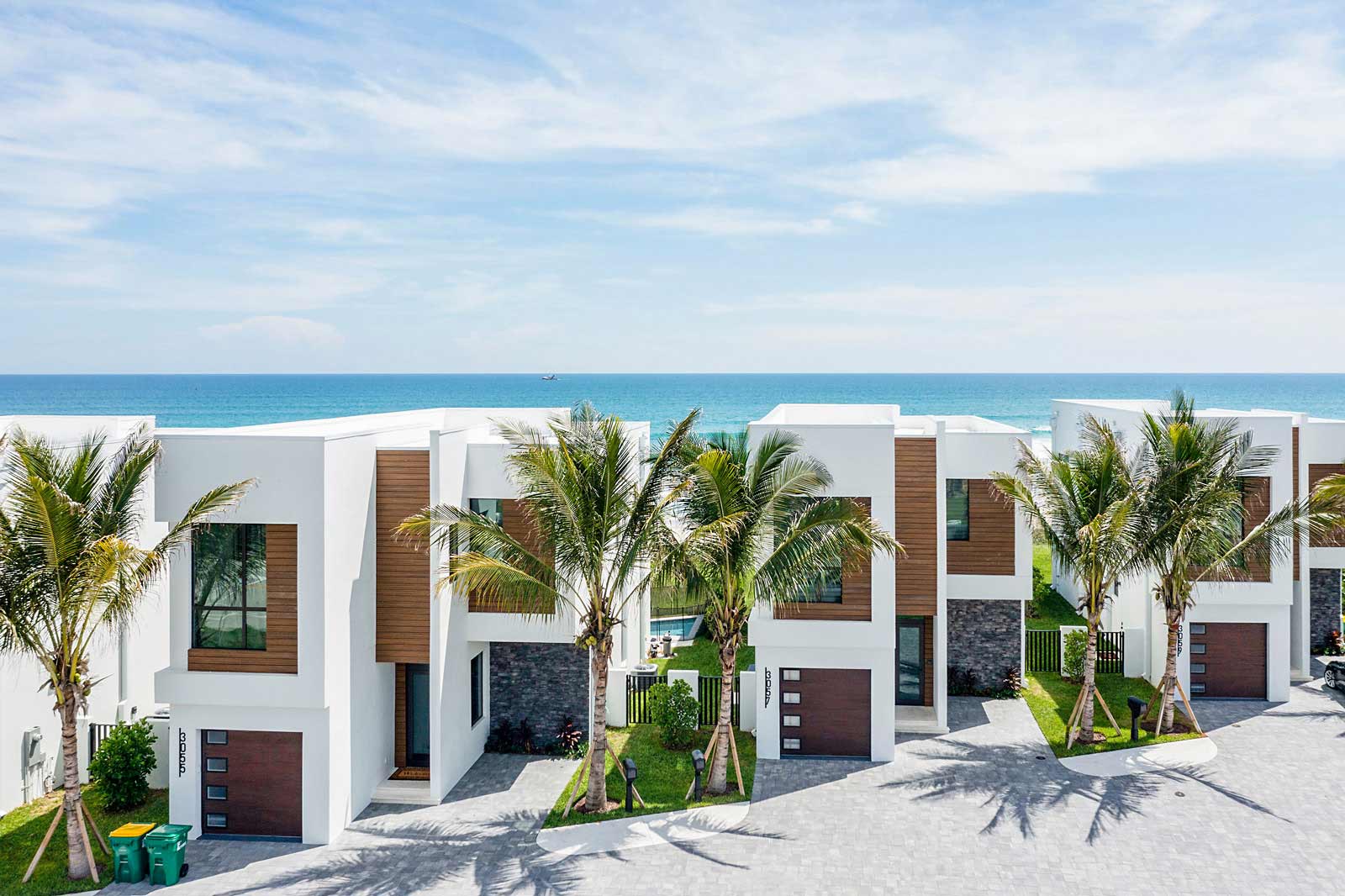 Harbor Island beachside villas with ocean view