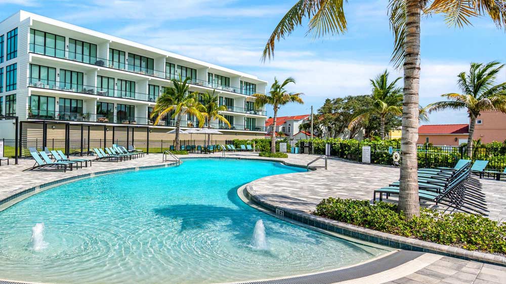 harbor island resort pool