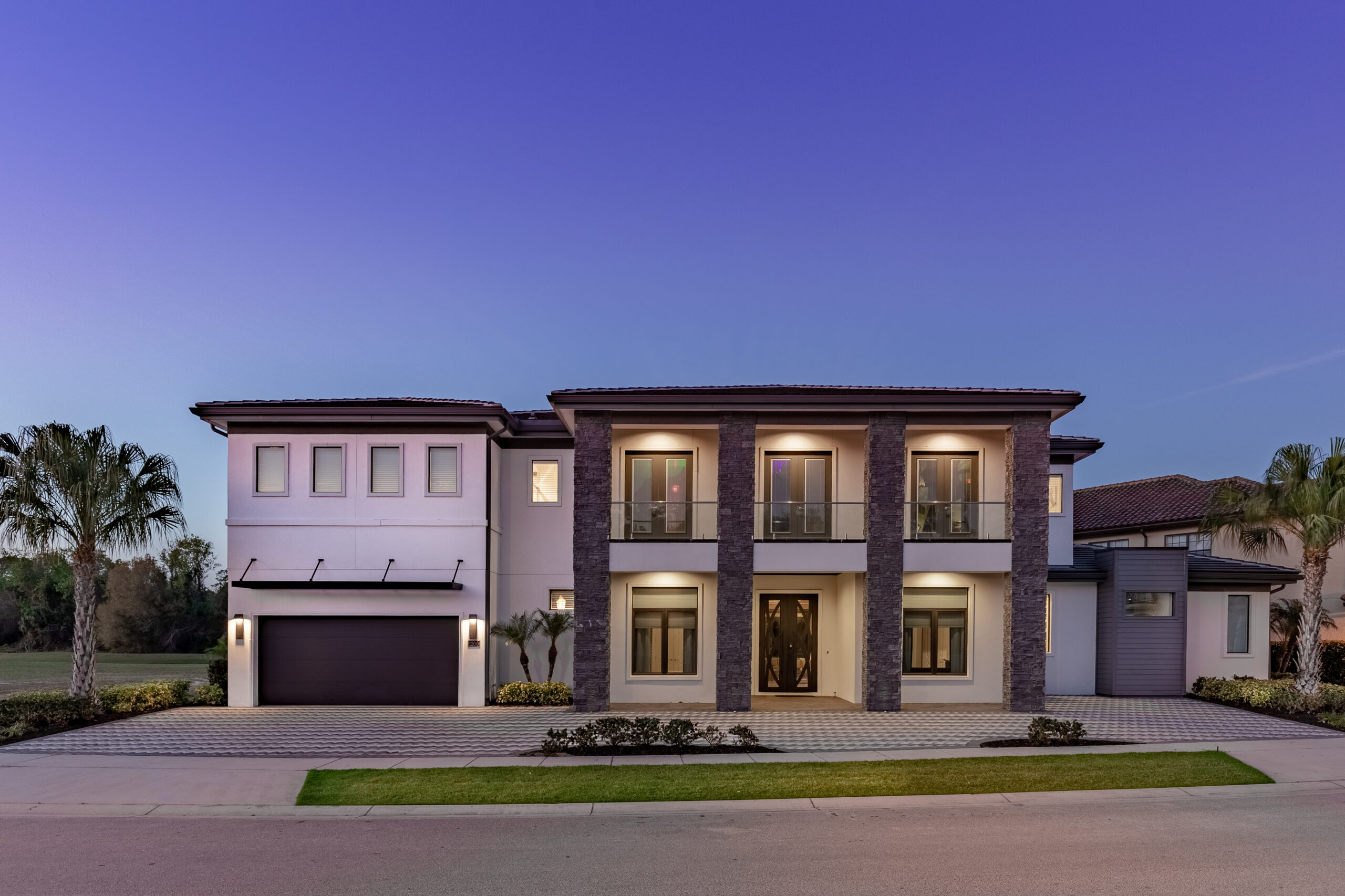 luxury villa in Solterra